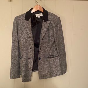 Women’s le suit blazer 4p